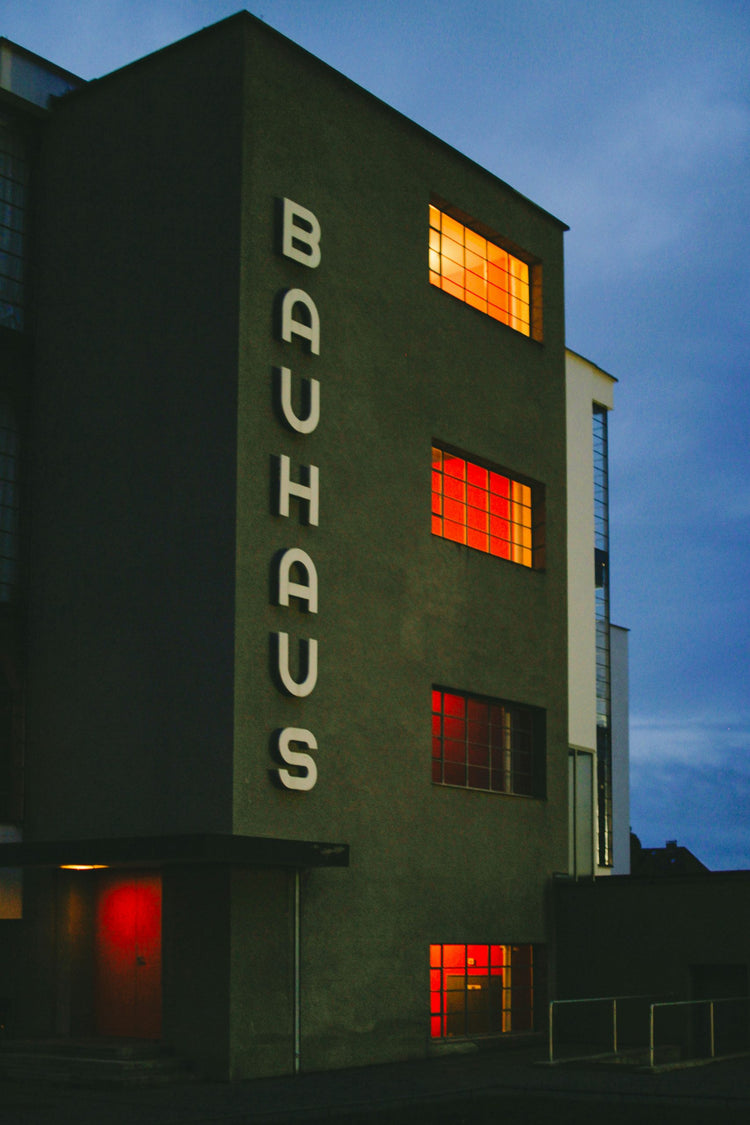 affiche-bauhaus-batiment